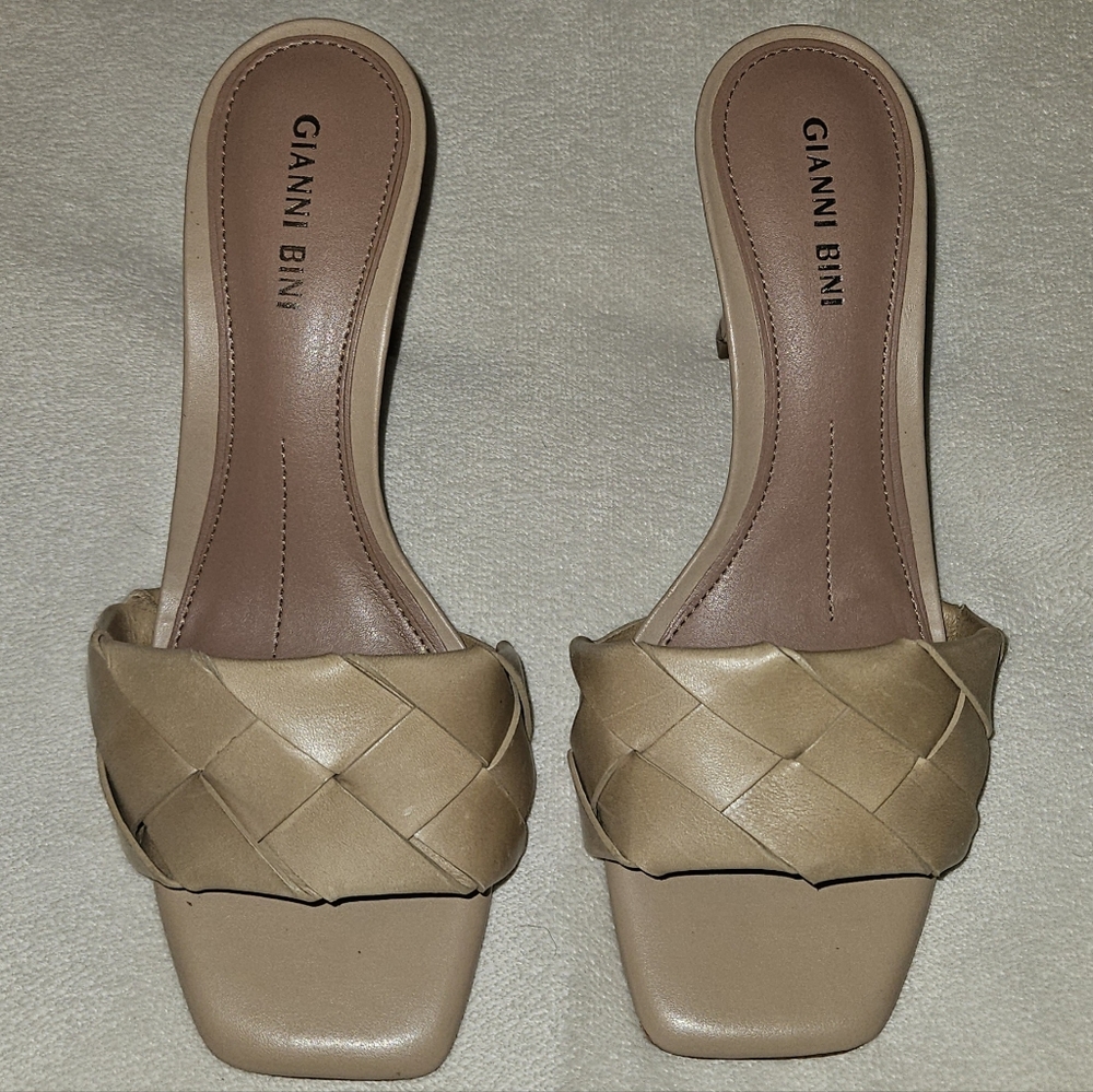 Gianni Bini Alonia Square Toe Woven Leather Sandals, Size 7